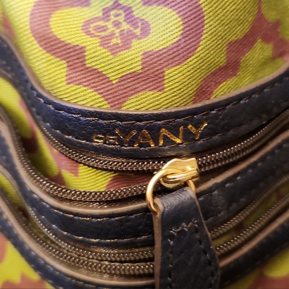 OrYANY Leather Colorblock shoulder Bag - Picture 9 of 9